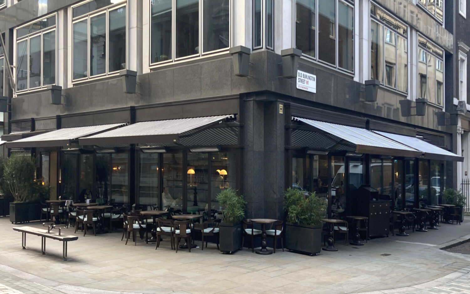 Nº56/A Guide to Commercial Awnings