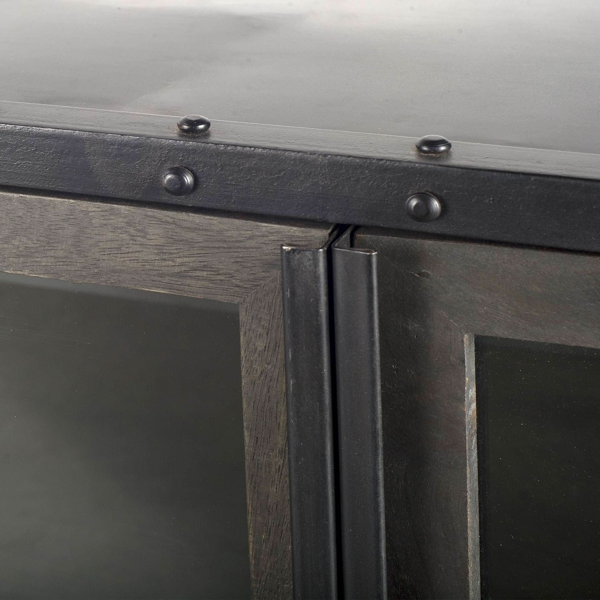 solo/cabinet