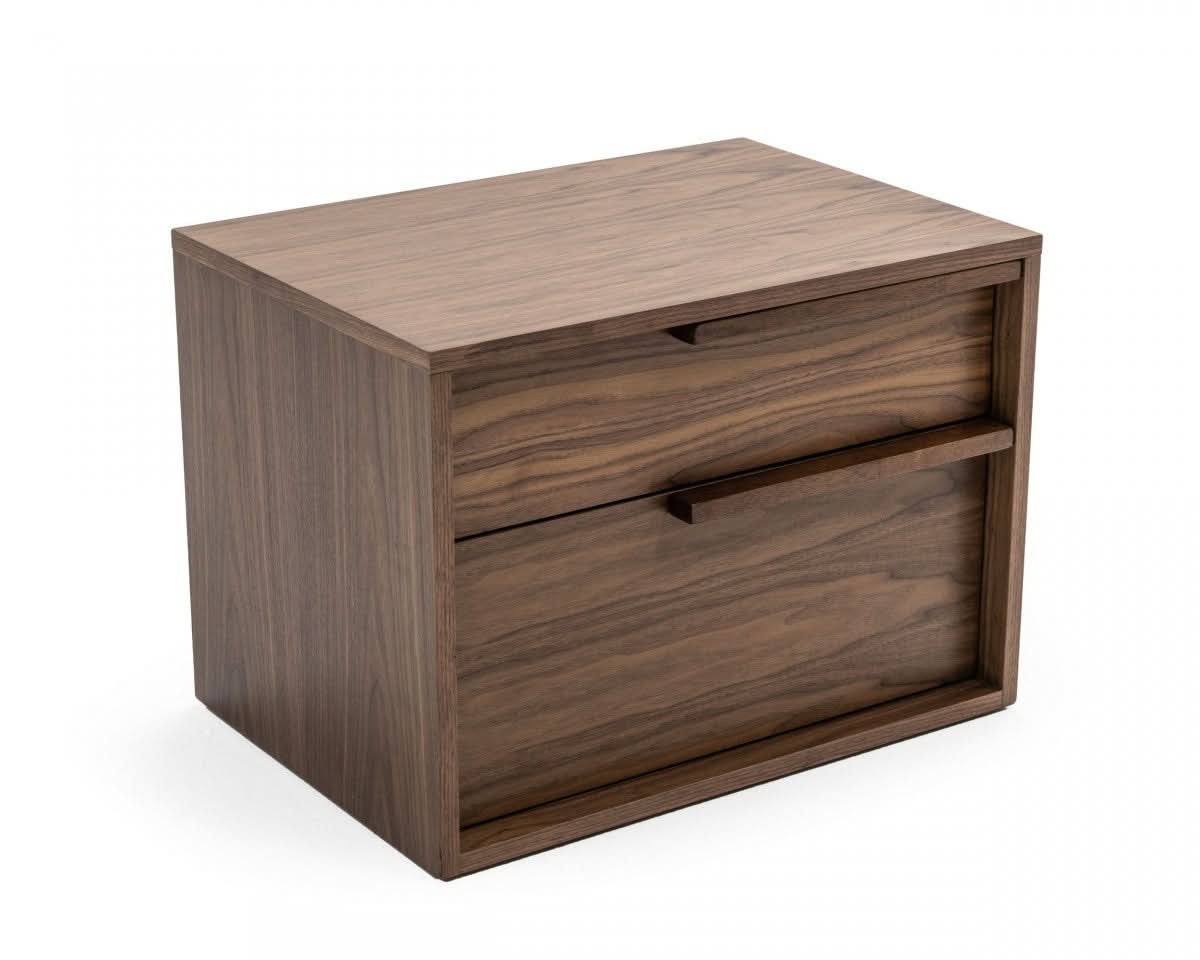 Nikki/Table