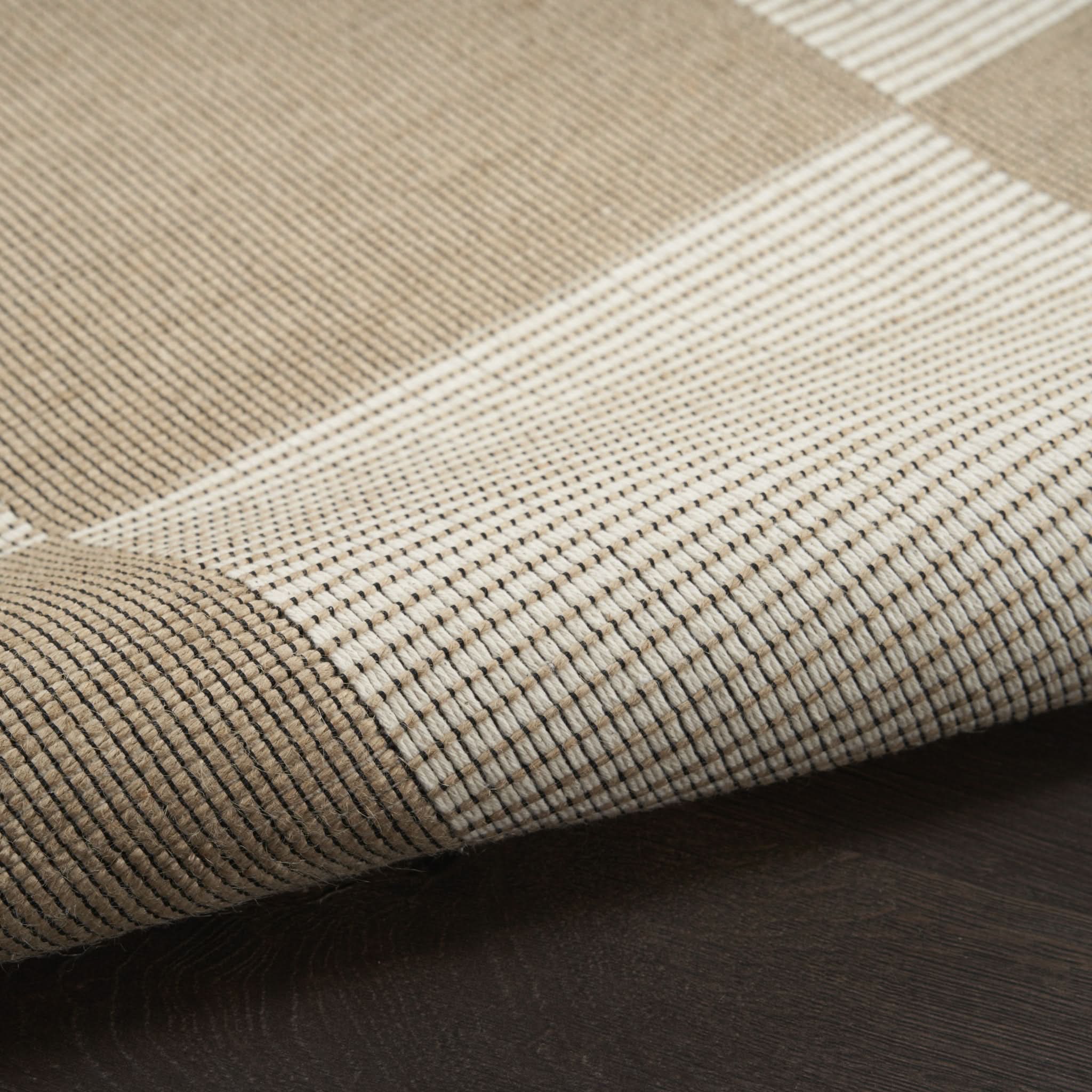 Rug/robyn