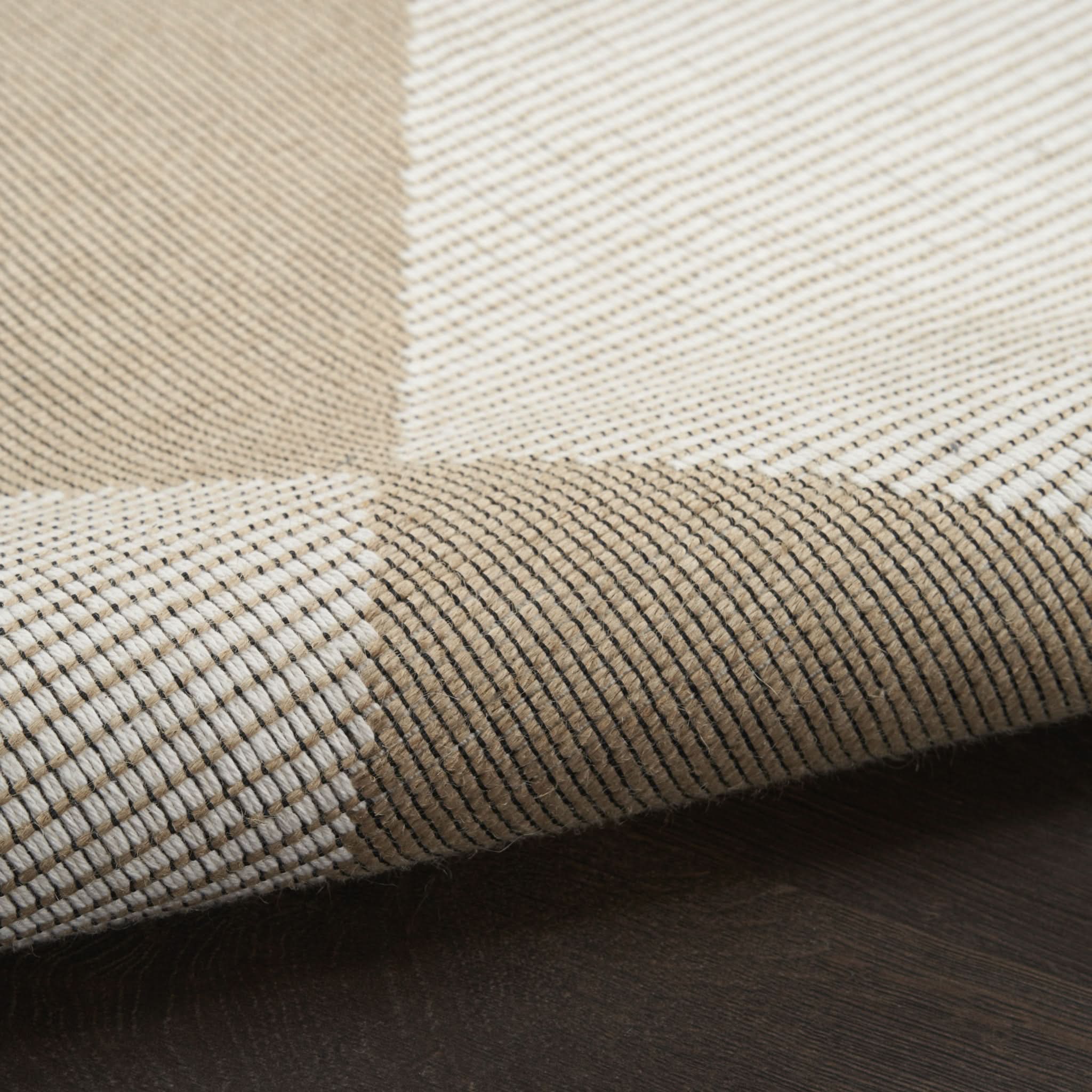 Rug/robyn