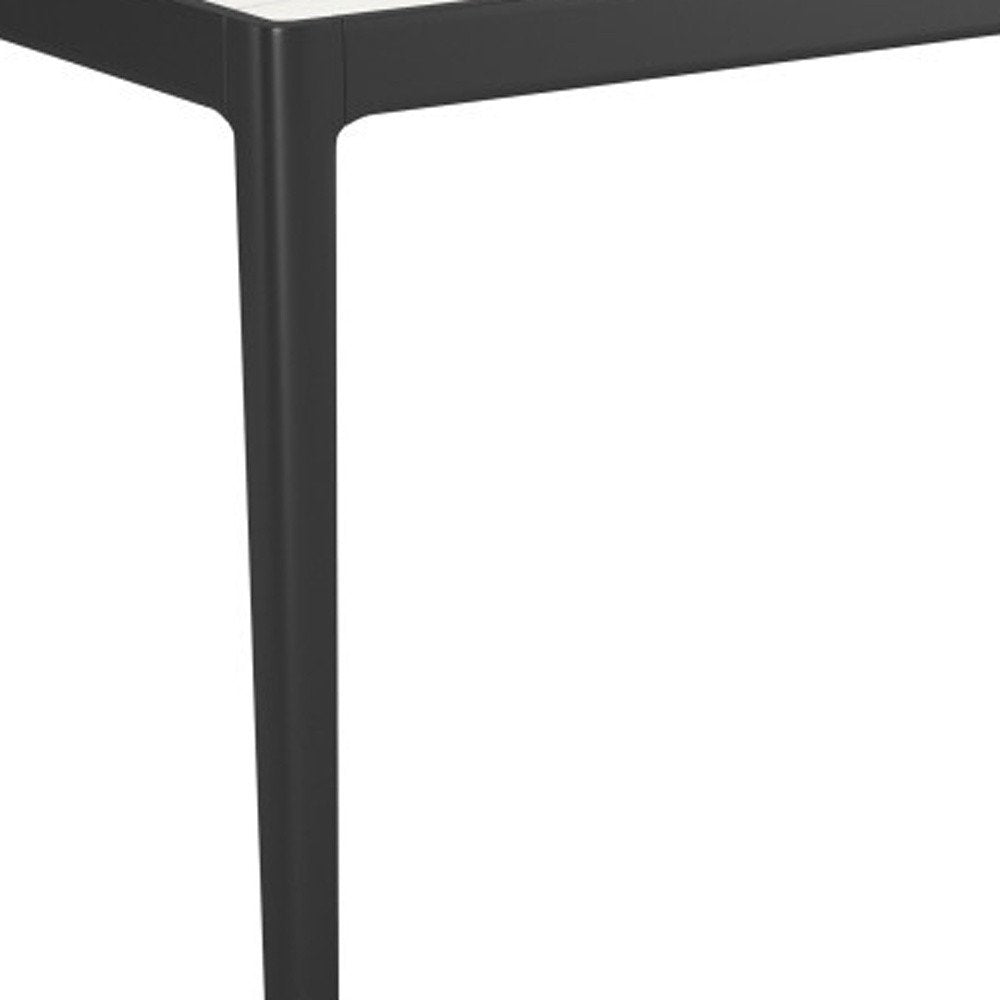 Daxton/Table