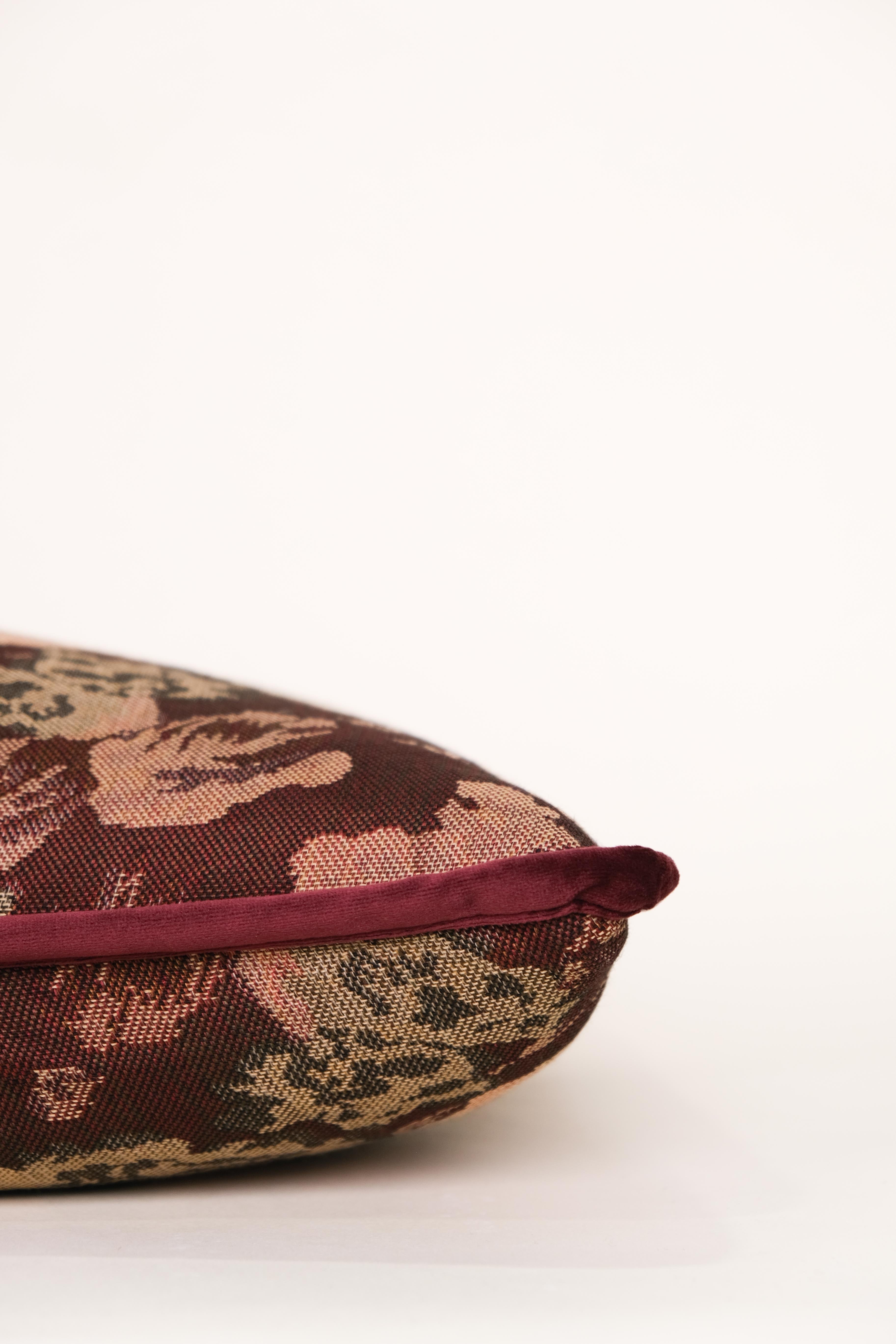 Amelie/Lumbar - ARCHDEKOR® LLC