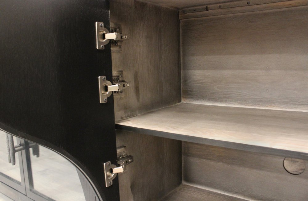 Cyrus/Cabinet