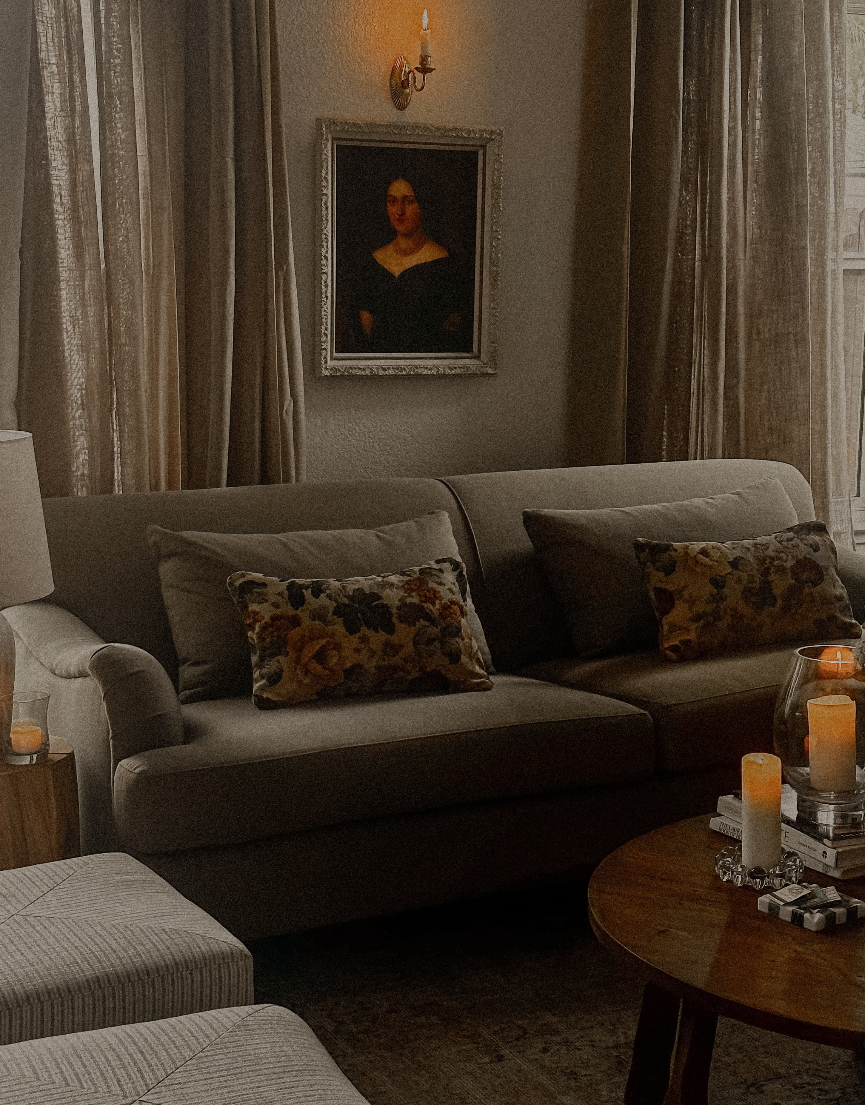 Amelie/Lumbar - ARCHDEKOR® LLC