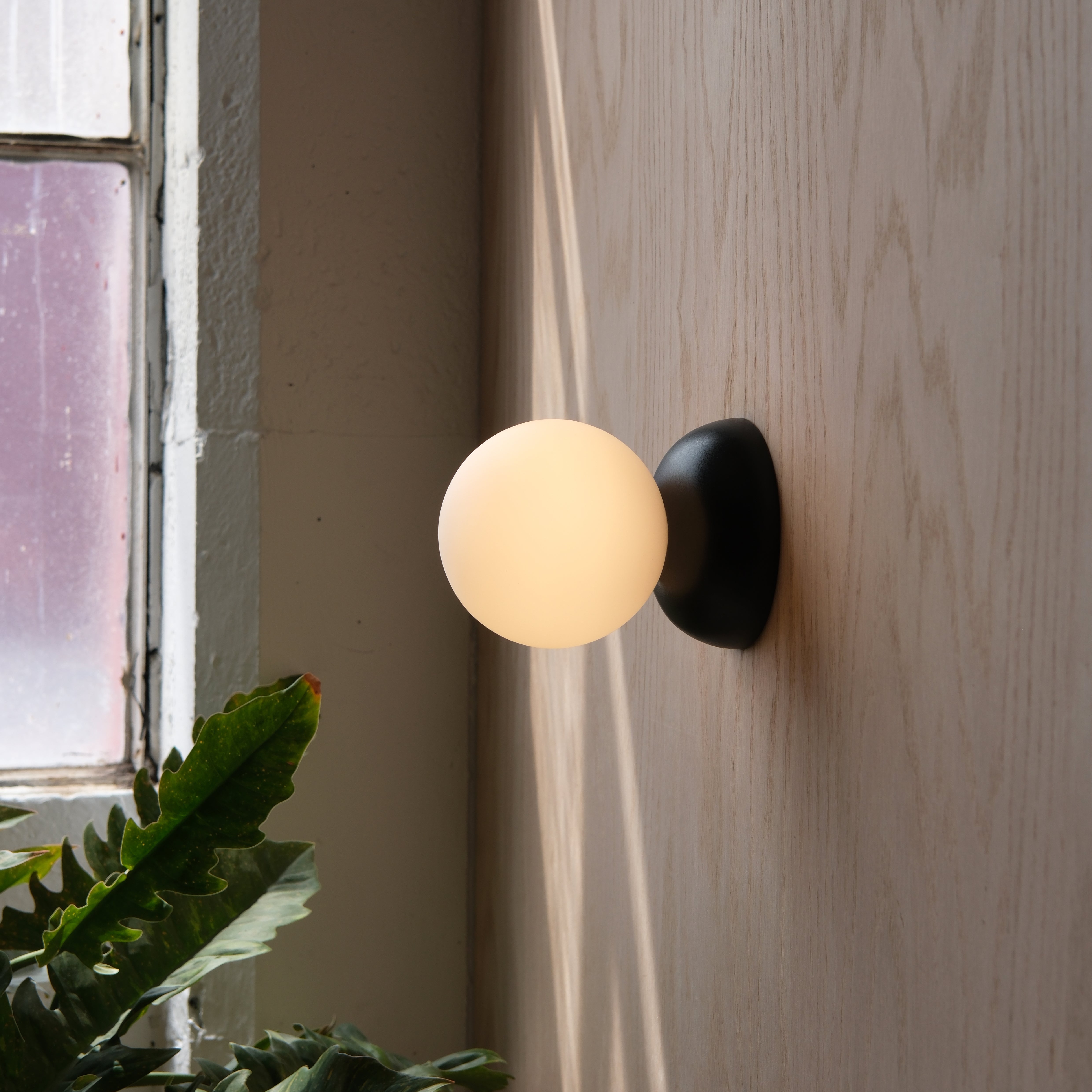 Monroe/Sconce