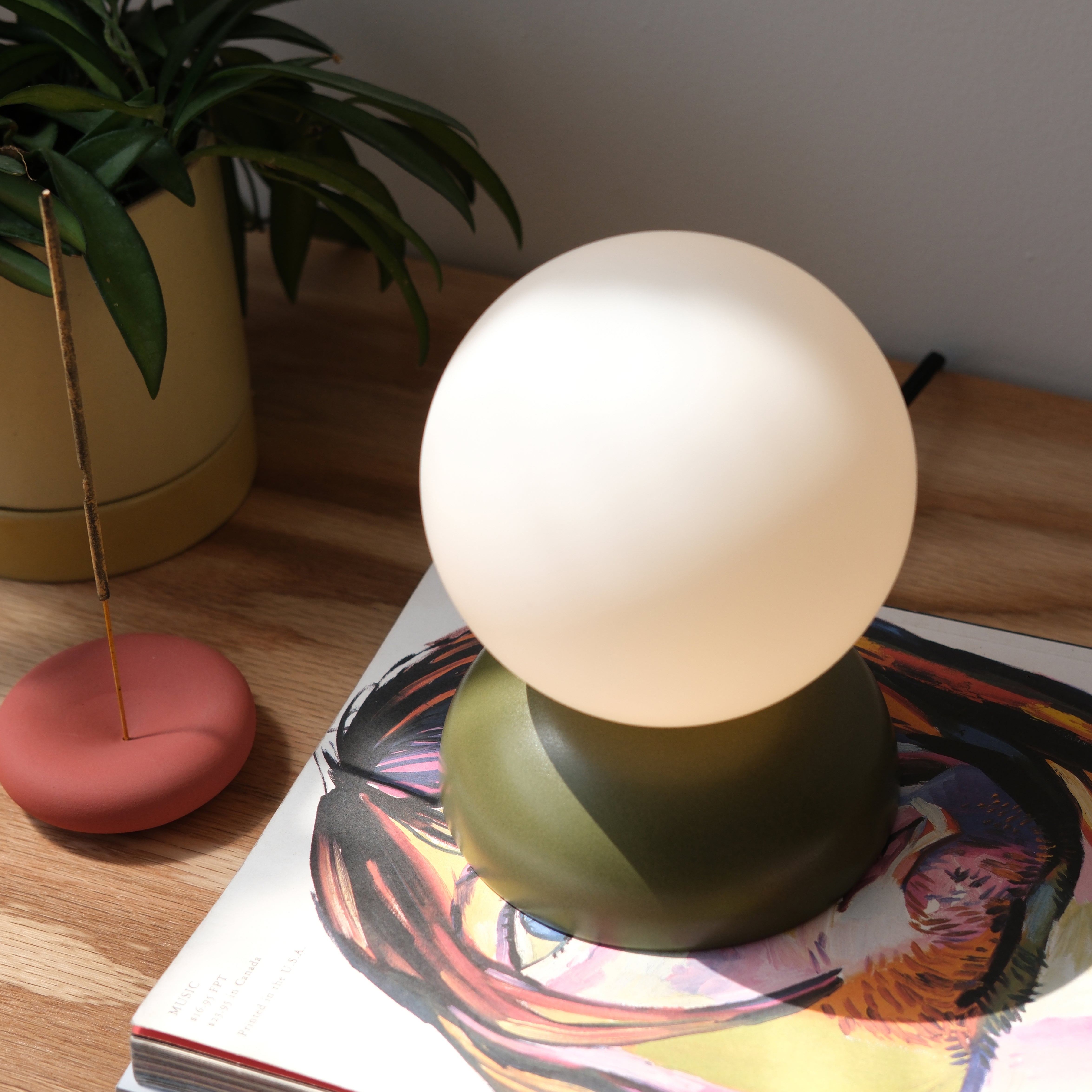 Monroe/Lamp
