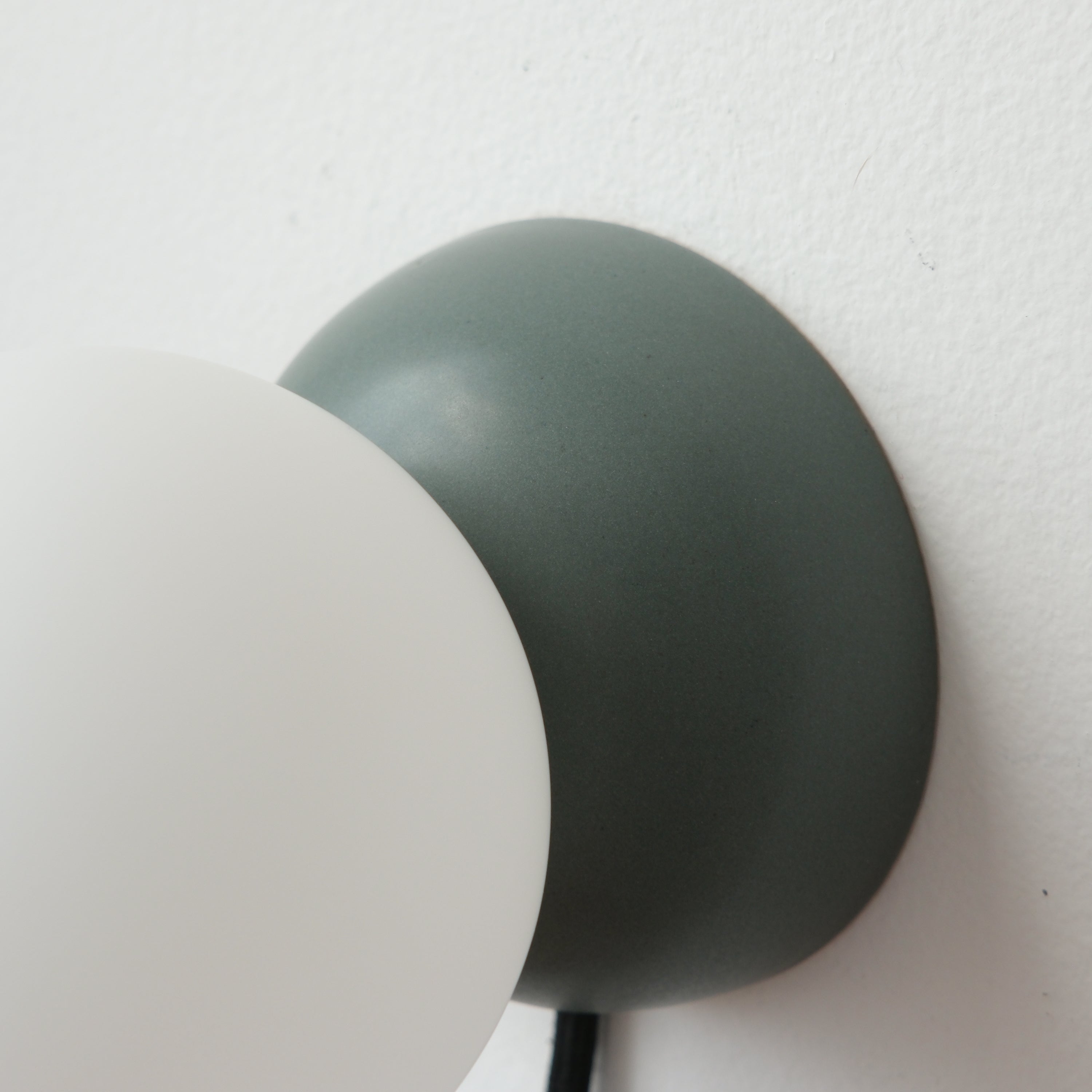 Monroe/Sconce