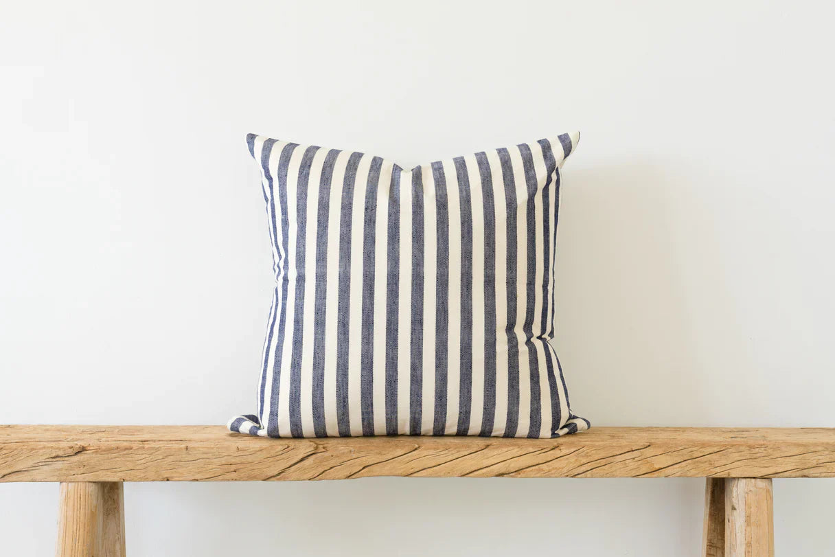 Veronica/Pillow