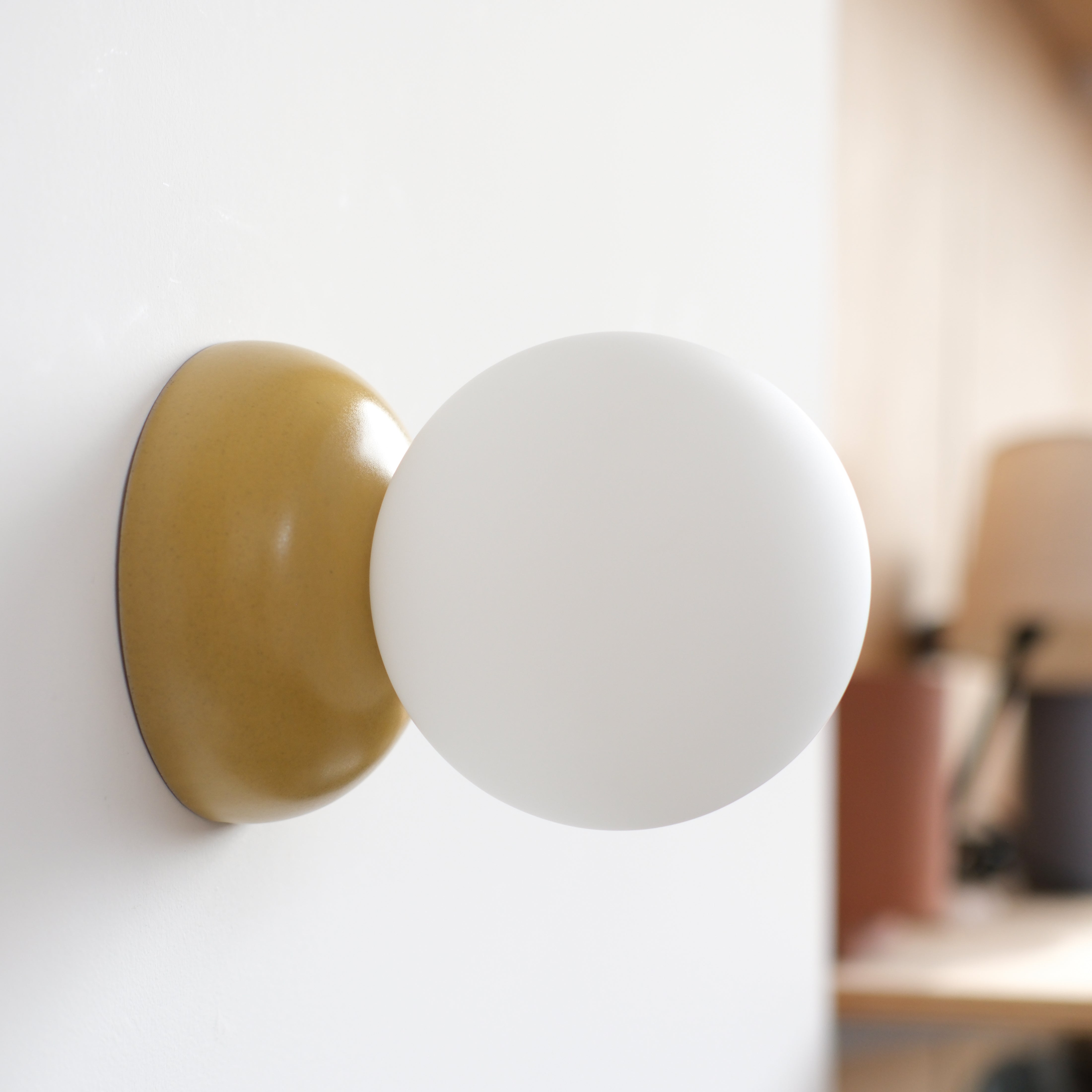 Monroe/Sconce