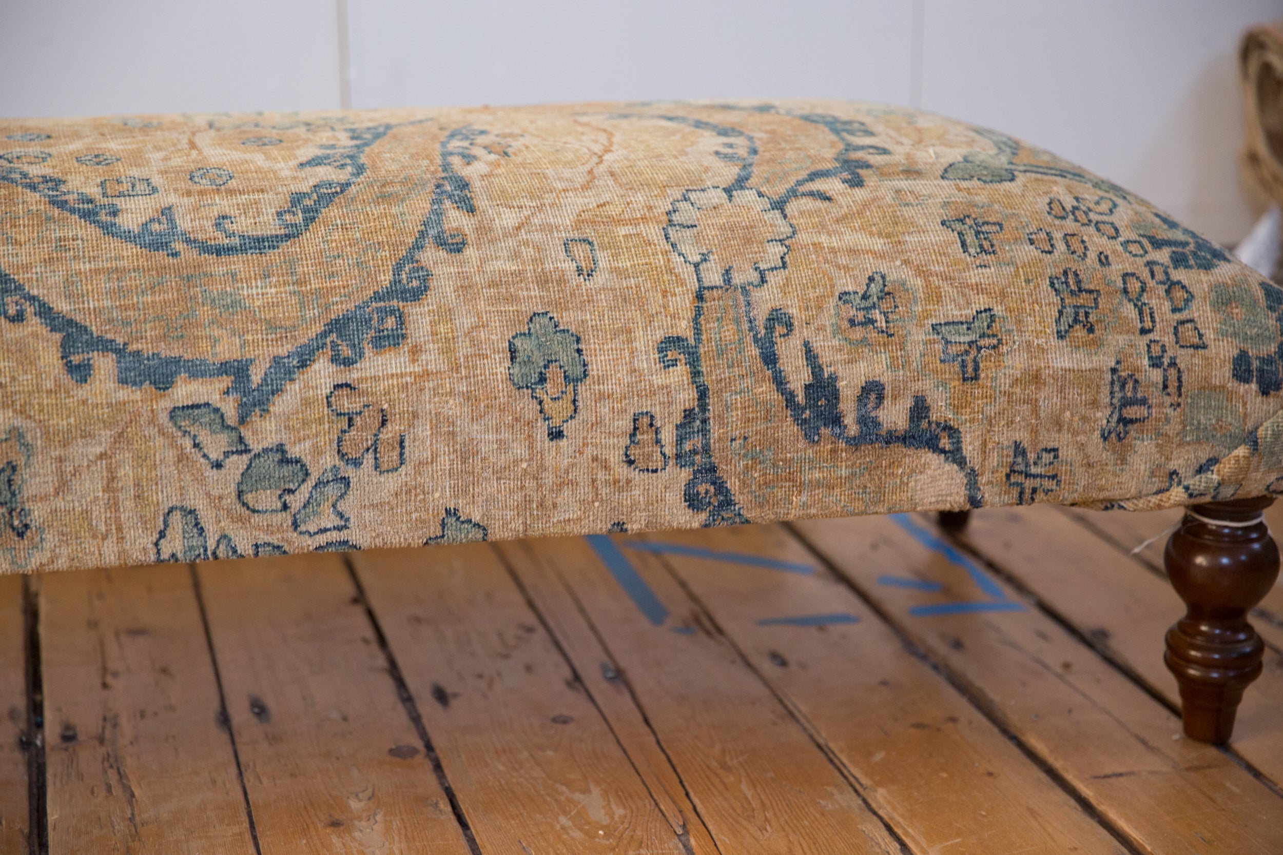 Persian/Table