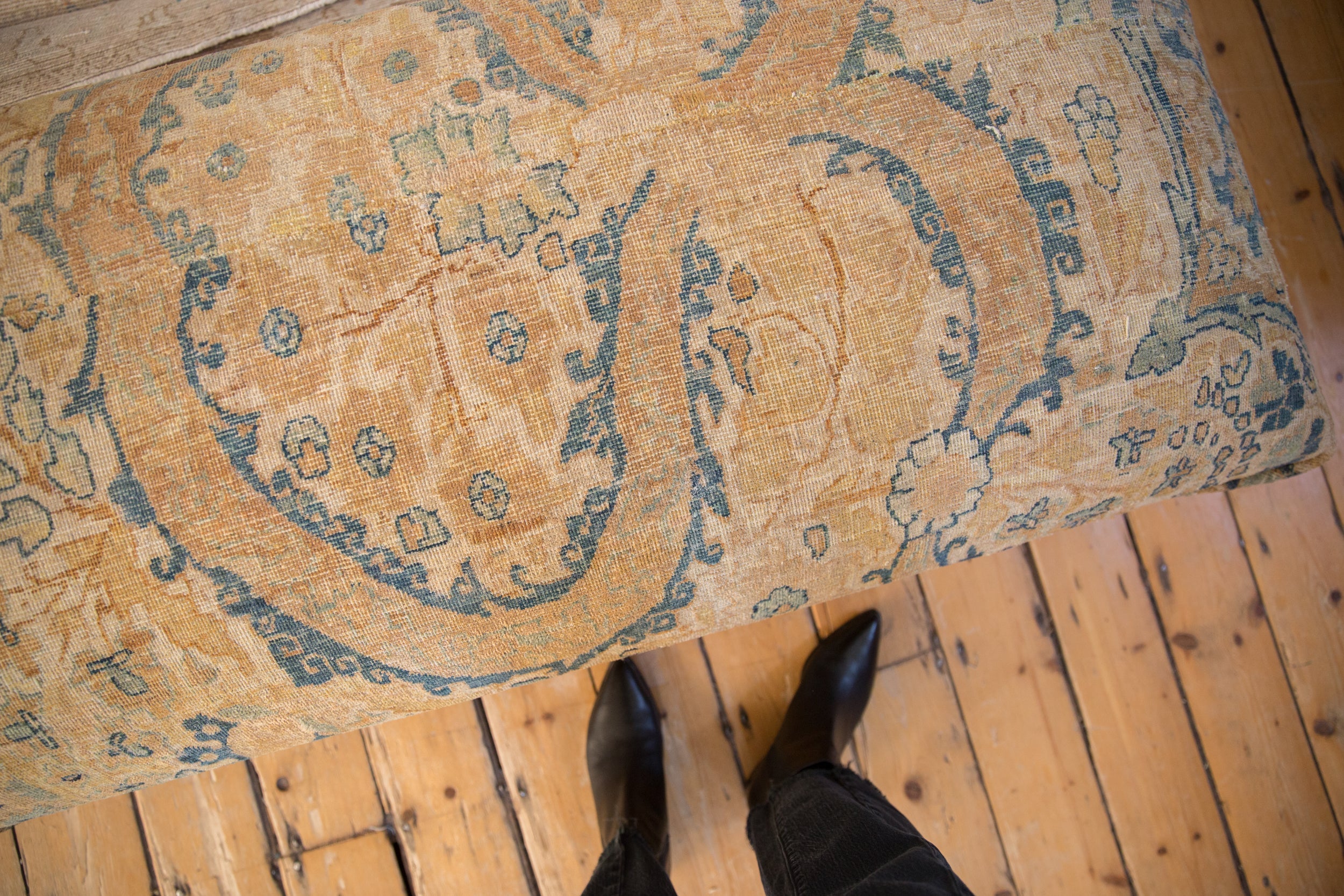 Persian/Table