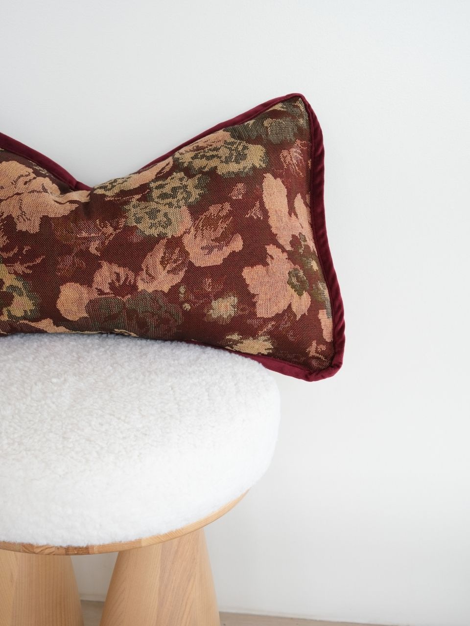 Amelie/Lumbar - ARCHDEKOR® LLC