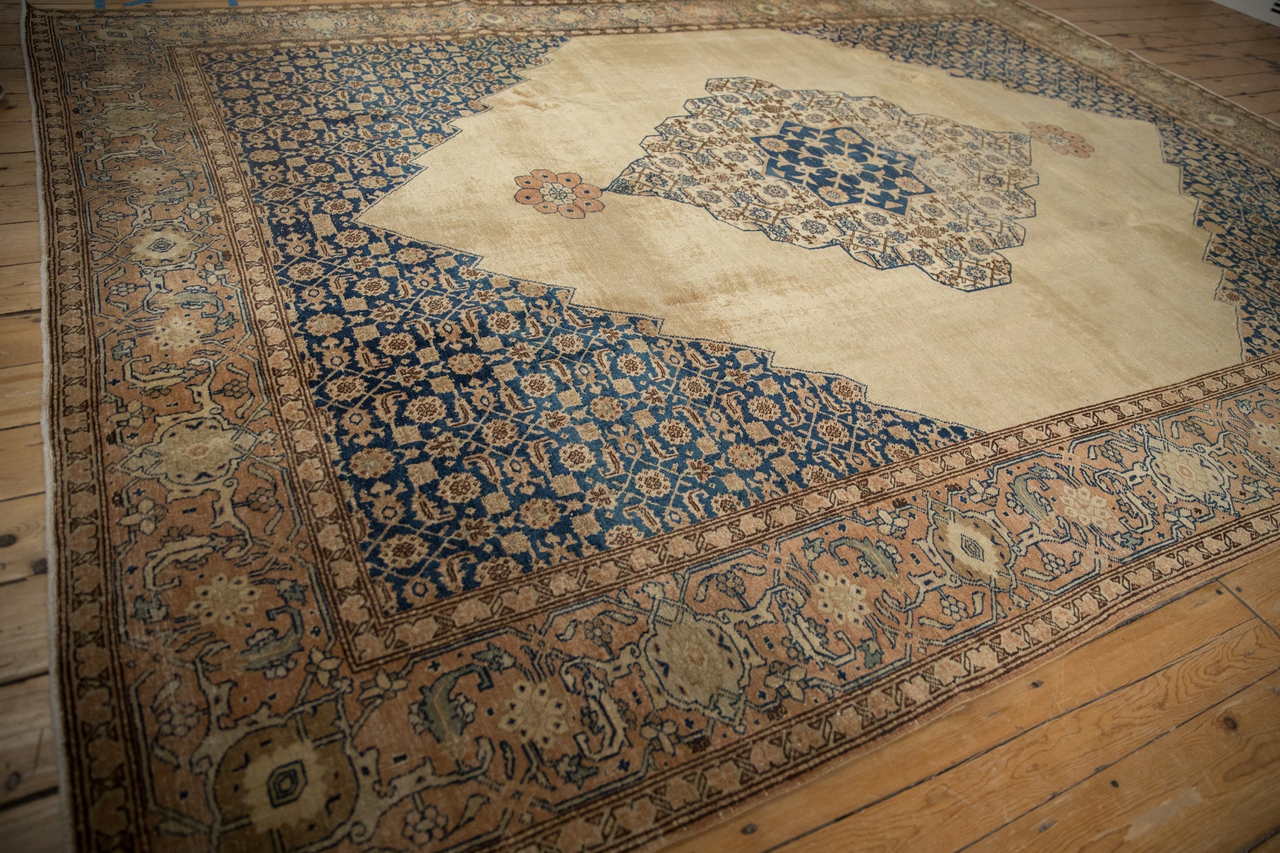 Rug/Tabriz