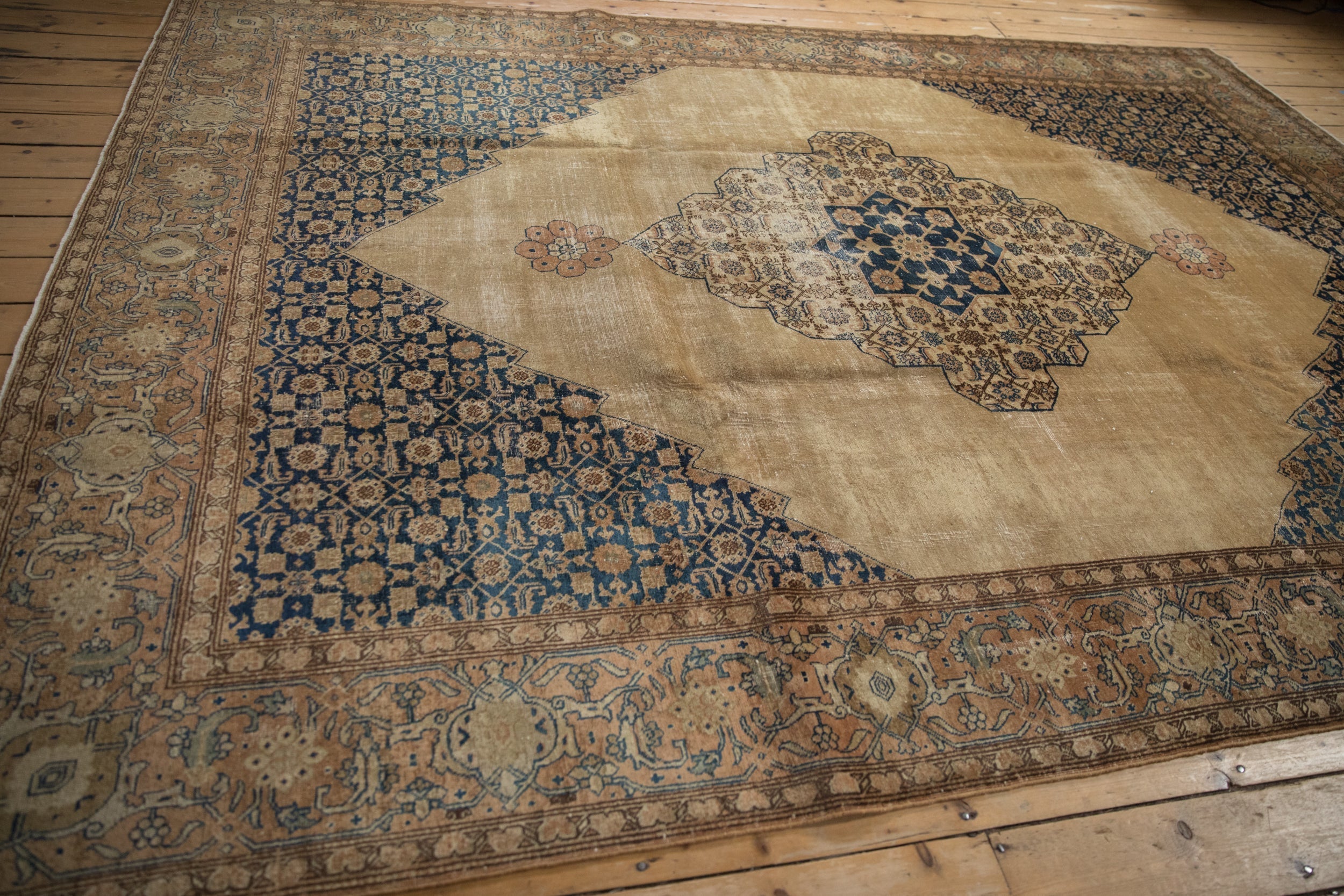 Rug/Tabriz