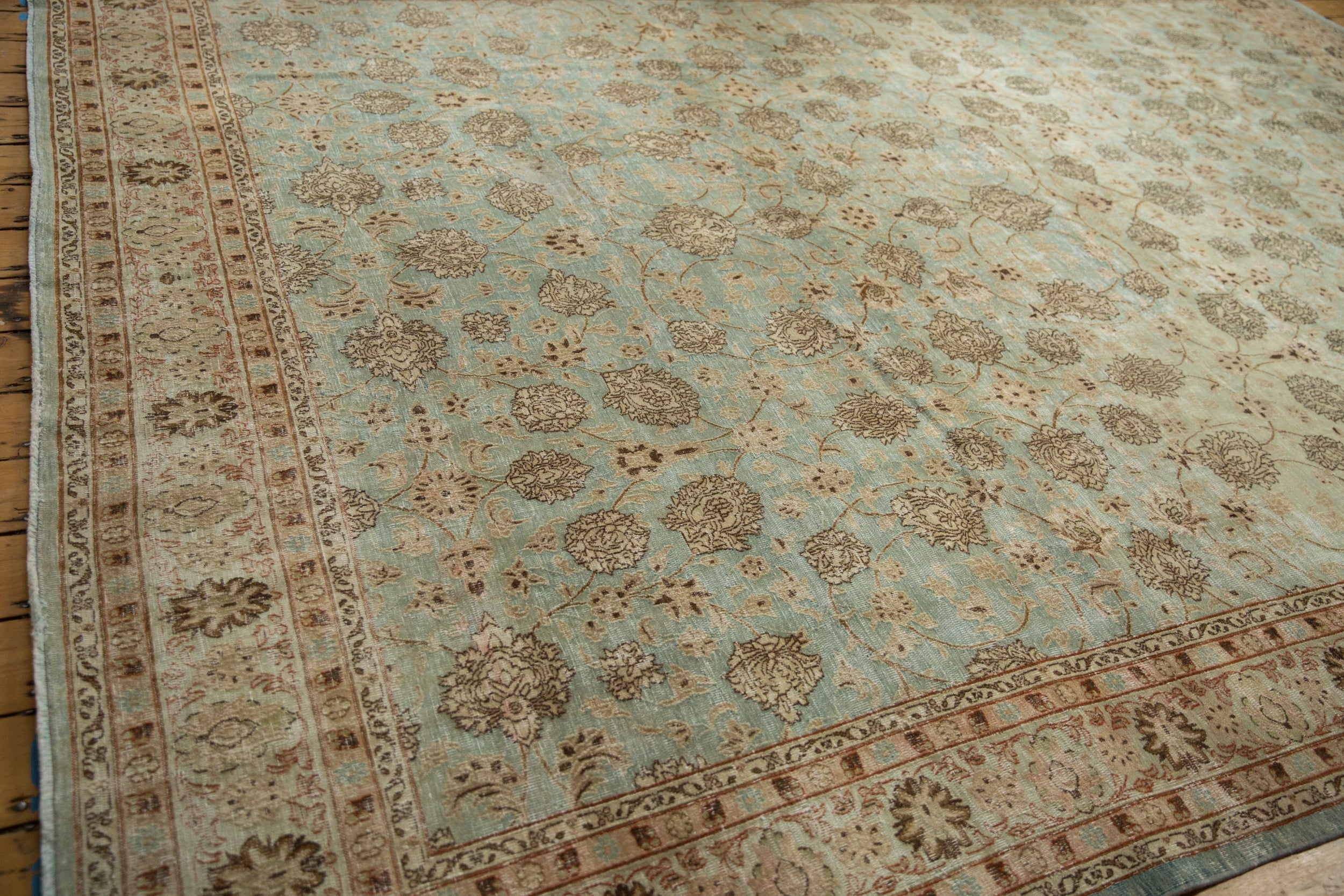 Rug/Meshed