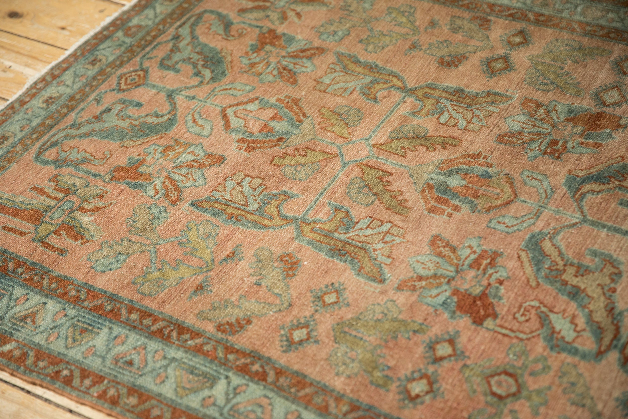 Lilihan/Rug