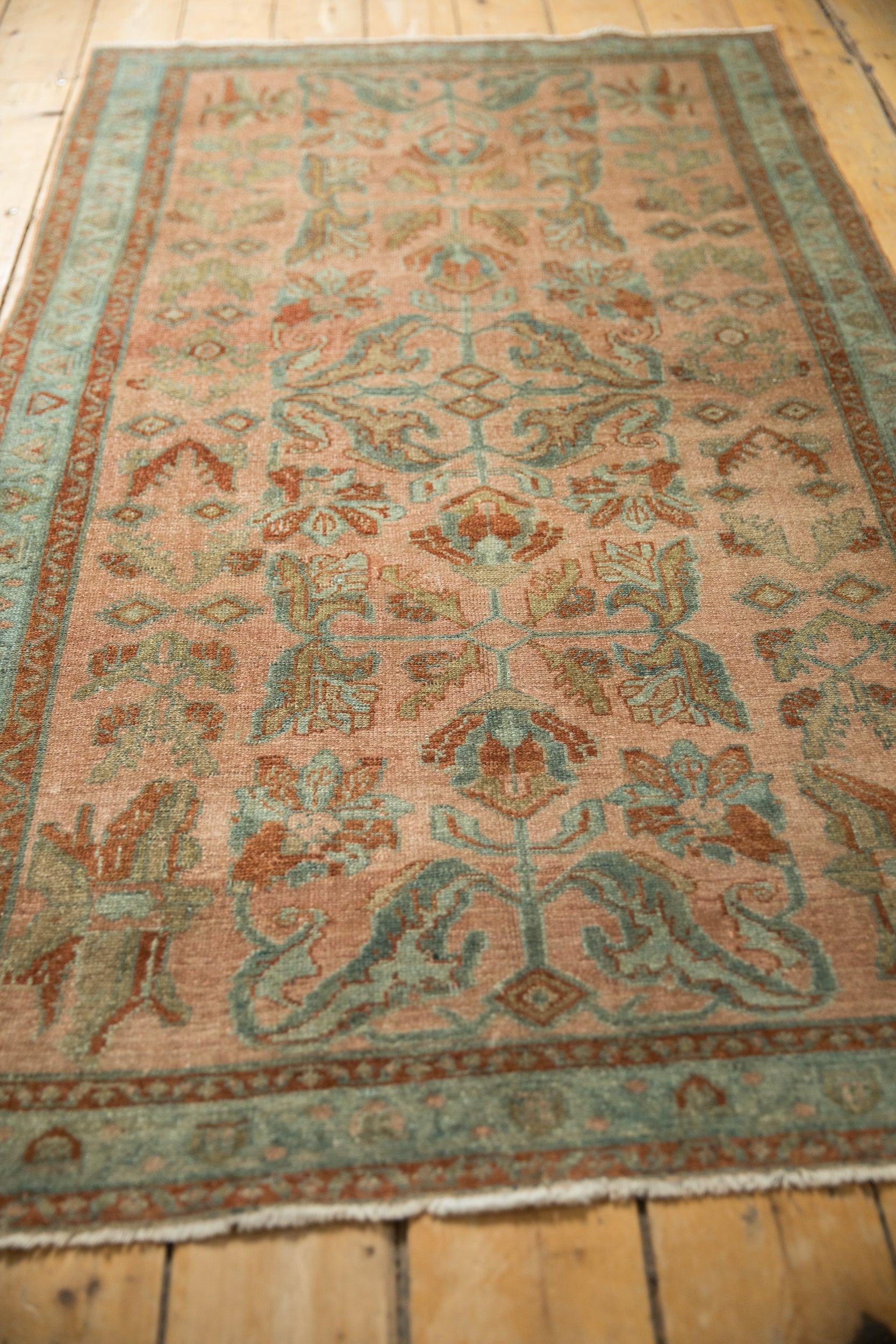 Lilihan/Rug