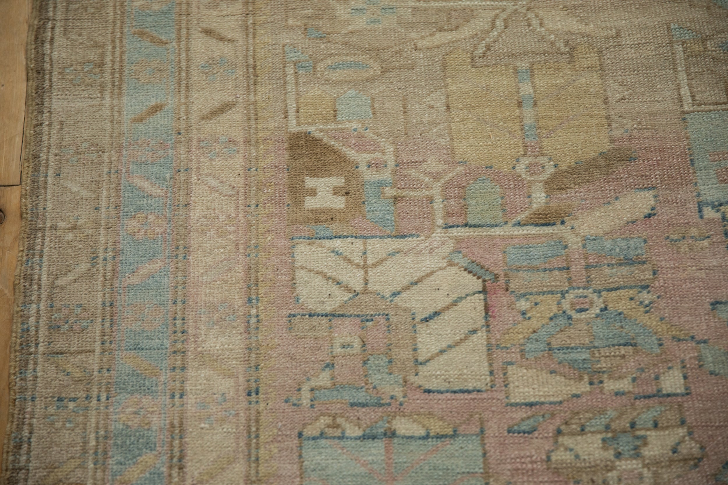 Runner/Persian